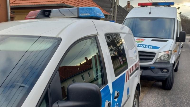 Három férfit vettek őrizetbe kábítószer-kereskedelem és kábítószer-birtoklás gyanújával.
