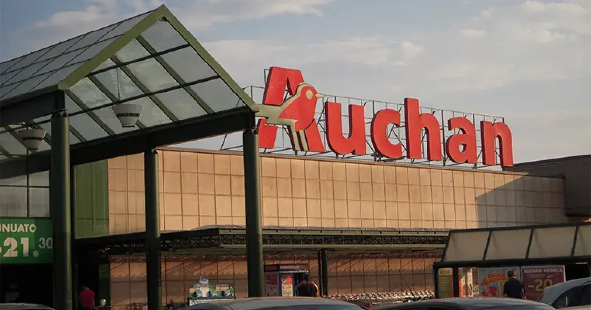 Gyanús kuponajánlatok miatt nyomoz a Gazdasági Versenyhivatal – az Auchan került a figyelem középpontjába.