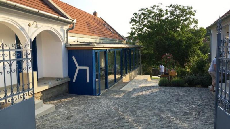 El sem hinnéd, milyen különleges vendégek érkeztek egy noszvaji étteremhez!