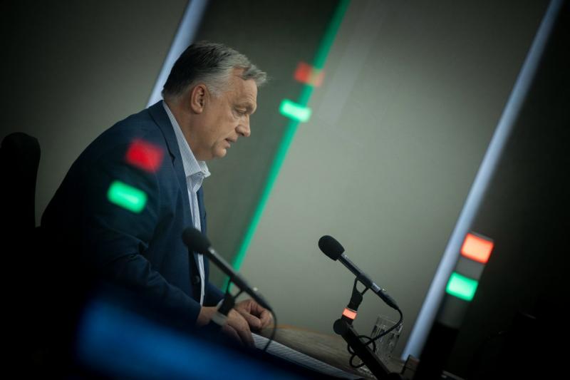 Orbán Viktor kifejezte, hogy elkötelezettek vagyunk Románia gazdasági fejlődése iránt.