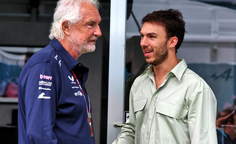 Gasly: Briatore számára nincs lehetetlen

Pierre Gasly, a Forma-1 francia pilótája, hangsúlyozta, hogy Flavio Briatore, a legendás csapatfőnök, mindig túllép a határokon. Briatore kreativitása és bátorsága lehetővé teszi számára, hogy új utakat találjon a