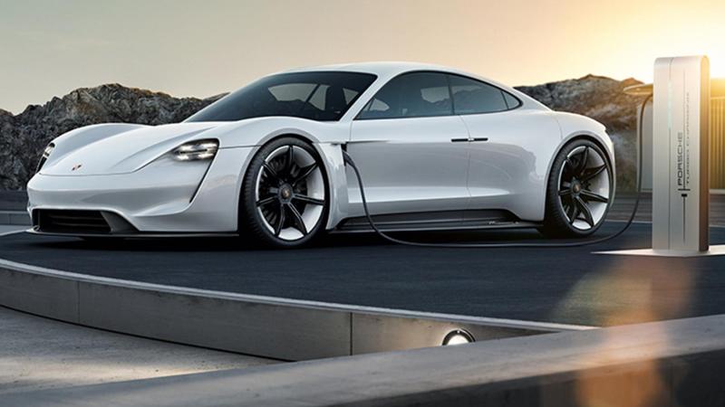 Az elektromos Porsche modellek is átélhetik a klasszikus váltós élményt, valamint mesterséges motorhangot élvezhetnek a jövőben – tudósít a Totalcar.