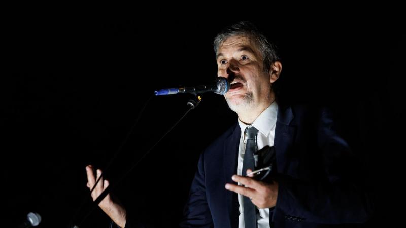 Aggódnunk kellene Hadházy Ákos mentális állapotáért? Jelenlegi megnyilvánulásaiban egy olyan fideszes politikusról fantáziál, akinek létezése a valóságban nem igazolható.