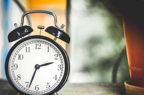 Az idő észlelése, valamint a felnőttkor kihívásai egy izgalmas és egyben összetett téma, amely mindannyiunk életében jelentős szerepet játszik. Felnőtté válva, gyakran szembesülünk azzal, hogy az idő múlása nem csupán a napok és évek számát jelenti, hanem